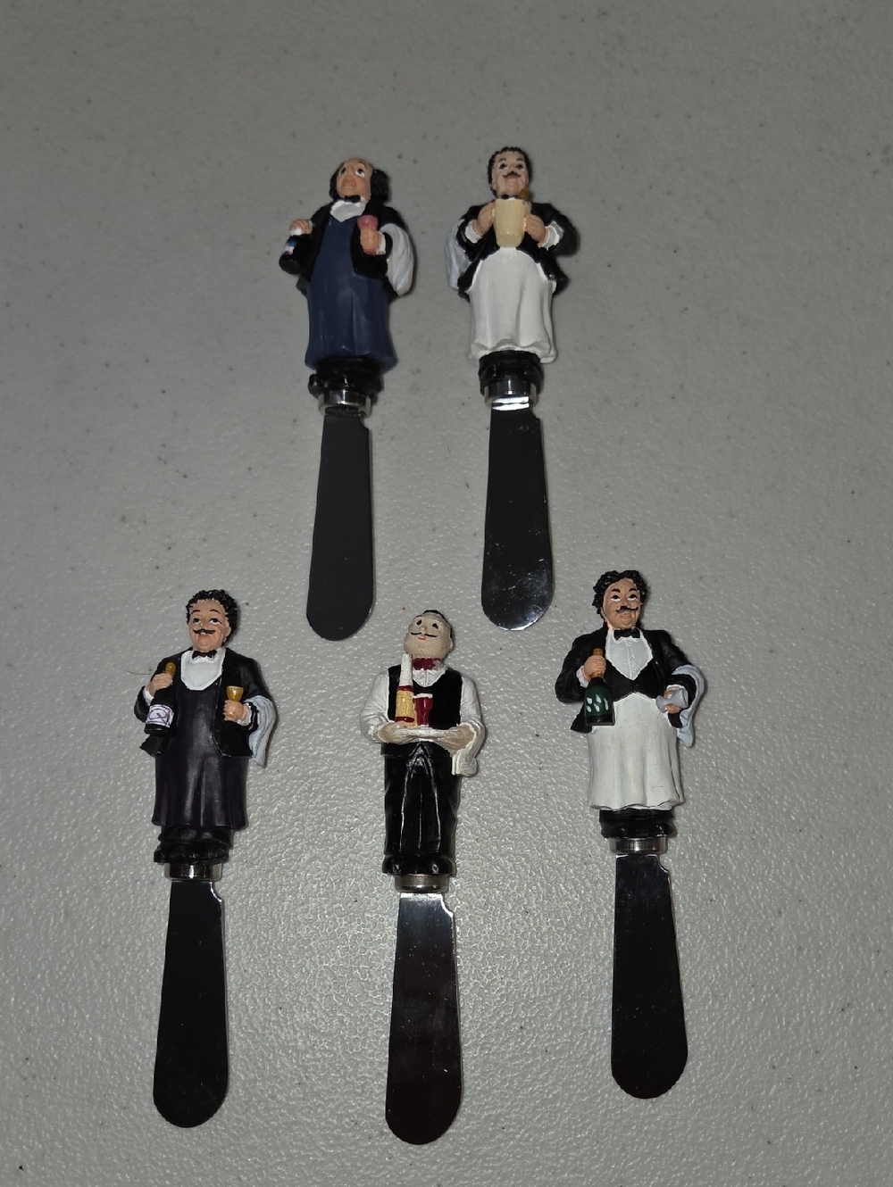 8 Vintage Art Deco Novelty BUTLER/SERVER Repousse Handle Butter/Cheese Spreader